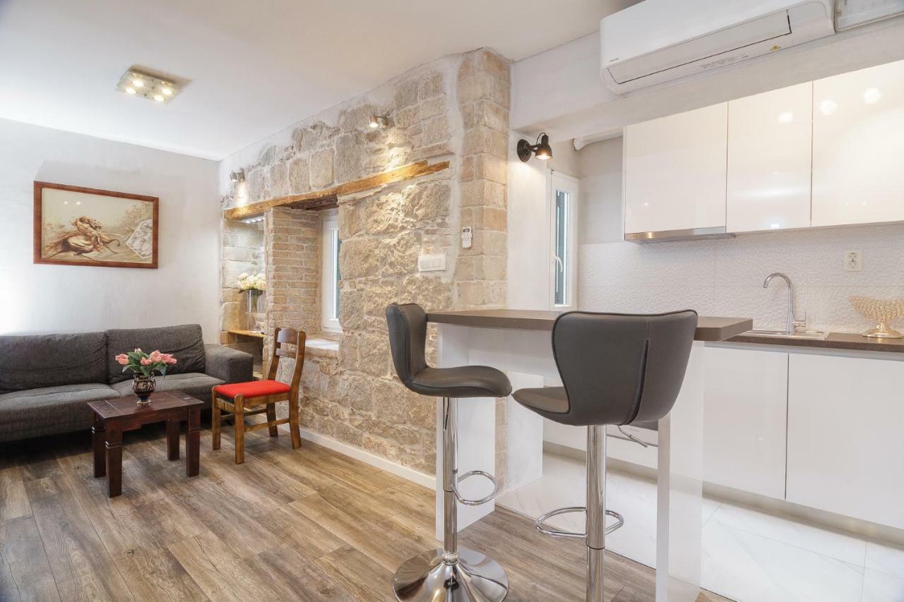 Stone Apartman Varos سبليت المظهر الخارجي الصورة