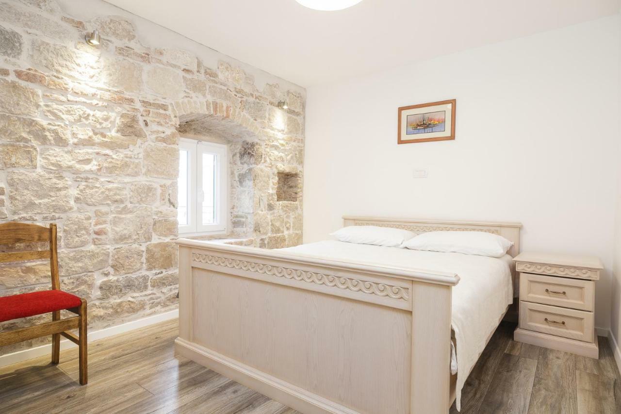 Stone Apartman Varos سبليت المظهر الخارجي الصورة