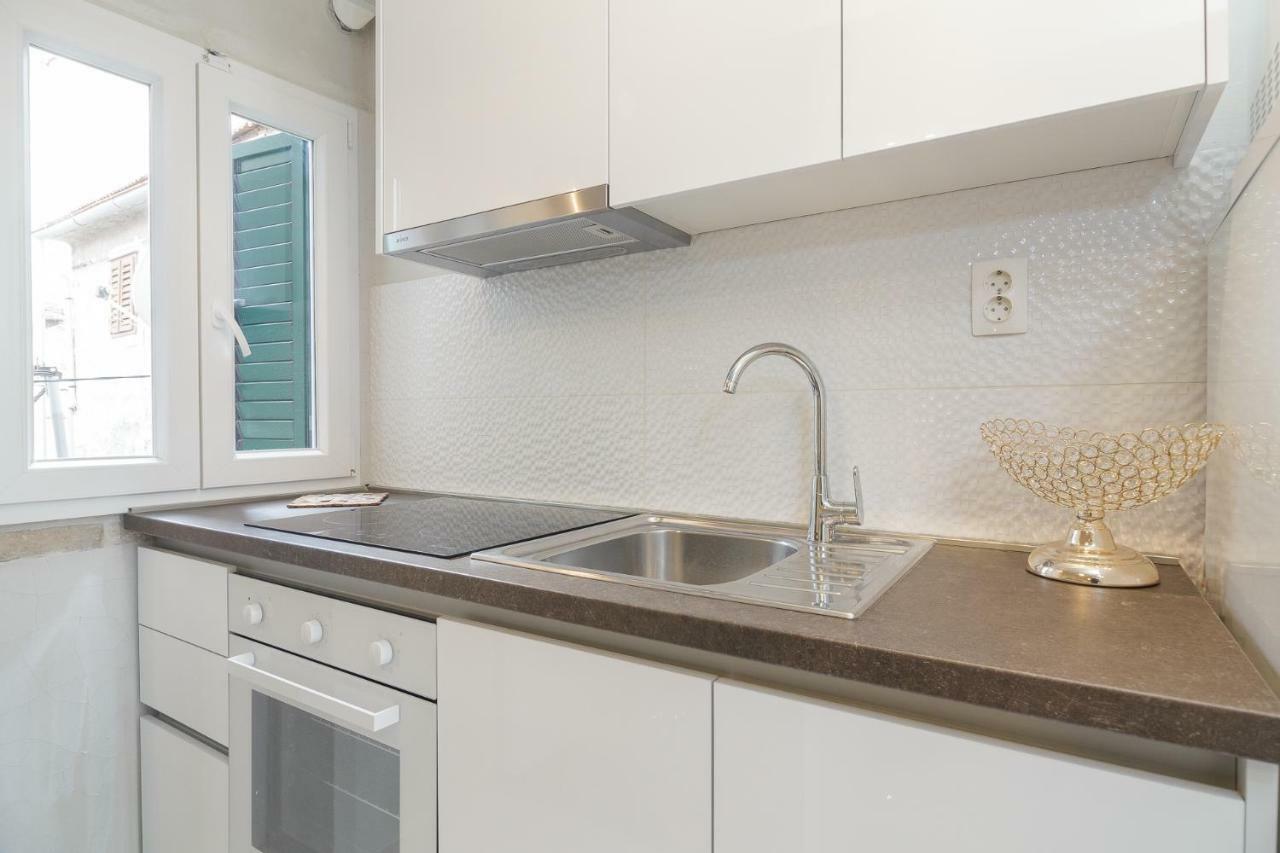 Stone Apartman Varos سبليت المظهر الخارجي الصورة